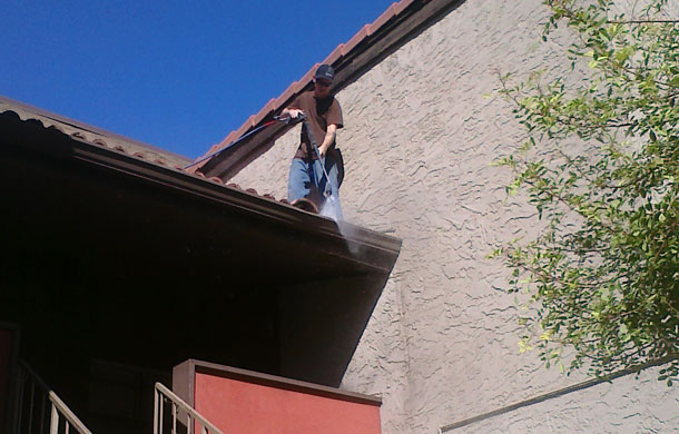 commercial-gutter-cleaning-queencreek